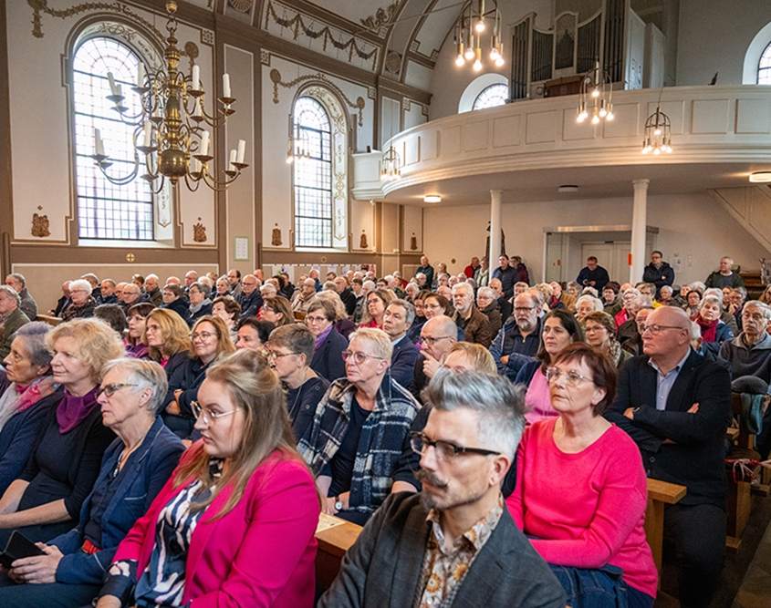 Die vielen Besucher sind berührt