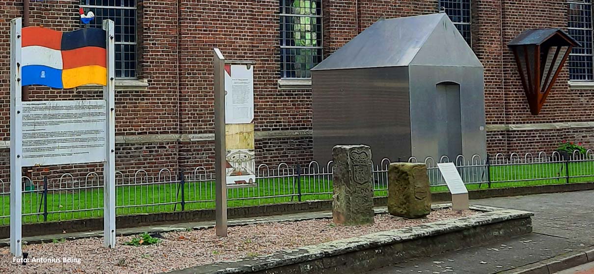 „Wanderkapelle“ an der Michaelskirche in Suderwick wandert weiter nach Aalten (Foto Antonius Böing)